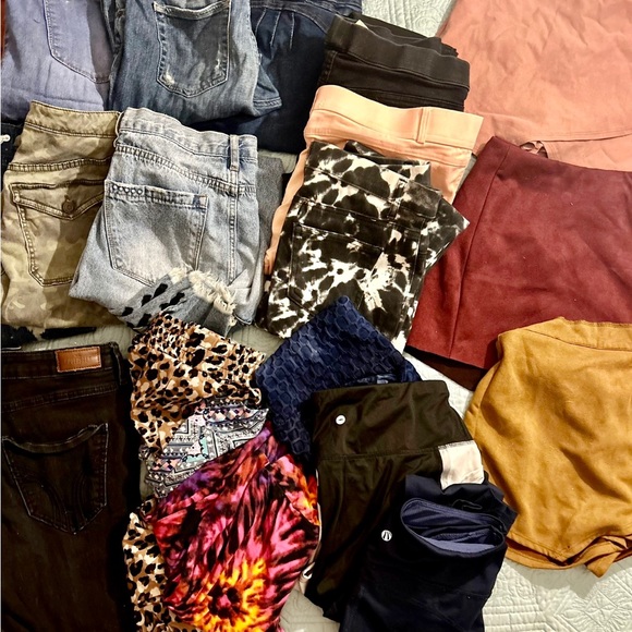 Lightly used jeans/shorts/skirts! - Picture 3 of 3
